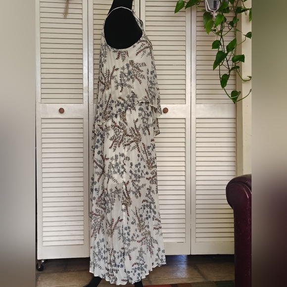 Cato Cream & Black Floral Asymmetrical Maxi Dress - Picture 4 of 14